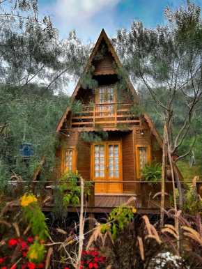 Chalé de Madeira em Vargem Alta